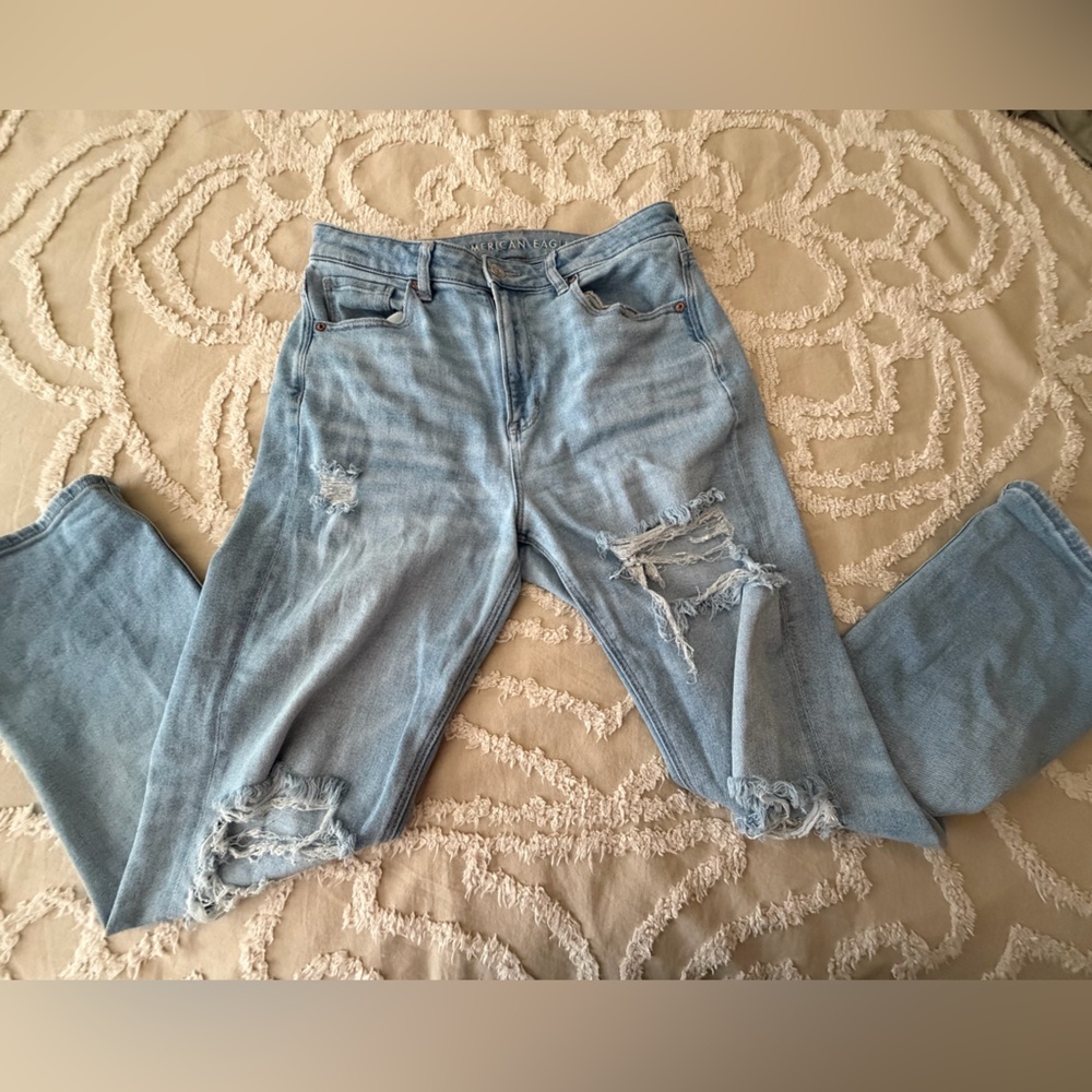 American Eagle Outfitters Light Blue Distressed Jeans